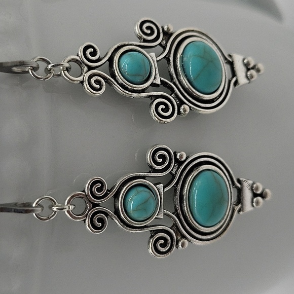 1669- Handmade Boho Dangle Earrings NWT - Picture 2 of 6